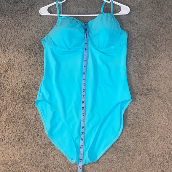 2 piece swimsuit - Picture 5 of 9